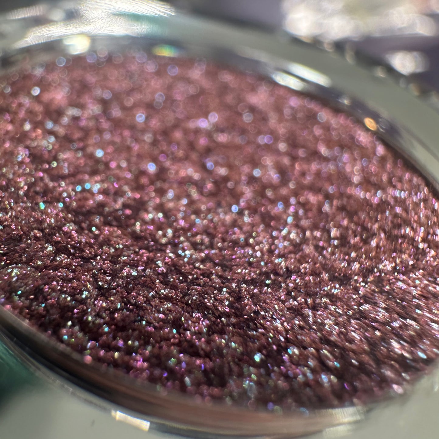 Multi-Chrome Shimmer Eyeshadow In Compact Case