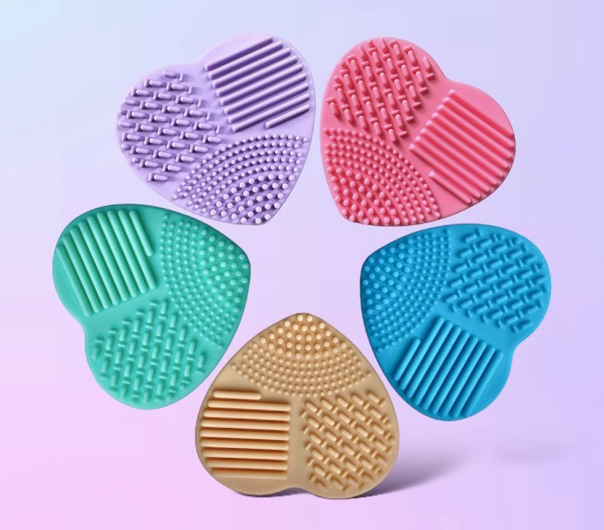 Eyeshadow Wet/Dry Brush Cleaning Heart - Ashley Mateo Beauty