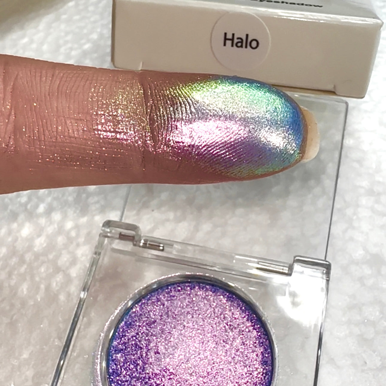 Multi-Chrome Shimmer Eyeshadow In Compact Case